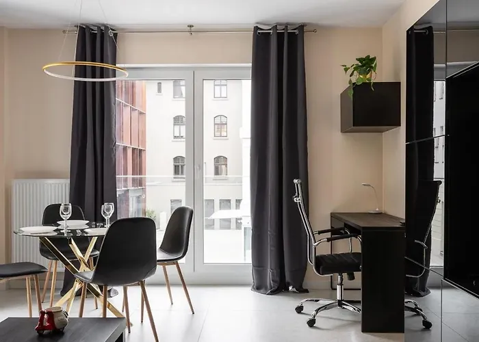 Witold's By The River Apartment *